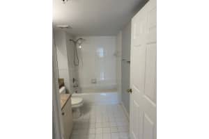 655 SW 111th Way APT 105, Pembroke Pines, FL 33025, - MLS#A11982767