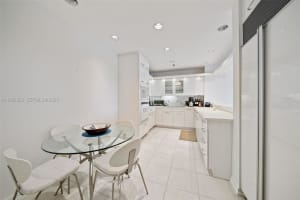 201 Crandon Blvd 927 Key Biscayne, FL 33149 - MLS#A11982825