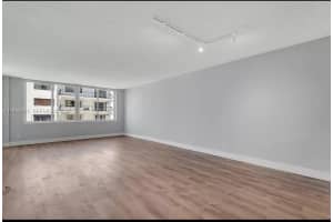 5401 Collins Ave 411 Miami Beach, FL 33140 - MLS#A11982831