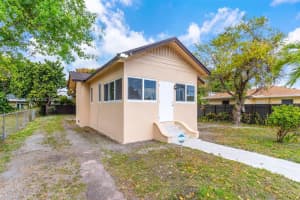 1521 Nw 51st St Miami, FL 33142 - MLS#A11982833