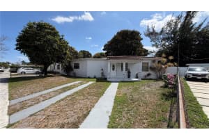 250 E 60th St Hialeah, FL 33013 - MLS#A11982857