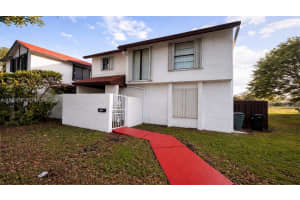 10242 Nw 5th Ter 1-19 Miami, FL 33172 - MLS#A11982858