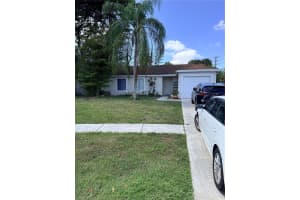 9963 Baywater Dr, Boca Raton