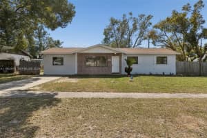 1402 Rolling Green Dr, APOPKA