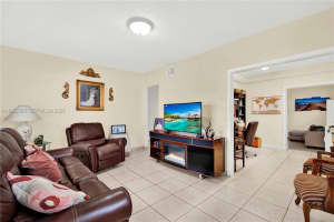 560 Nw 57th Ct Miami, FL 33126 - MLS#A11982983