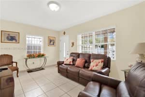 560 Nw 57th Ct Miami, FL 33126 - MLS#A11982983