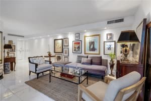 825 Brickell Bay Dr , Miami, FL 33131 - MLS#A11983019