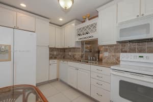 4270 Nw 40th St 201 Lauderdale Lakes, FL 33319 - MLS#A11983064