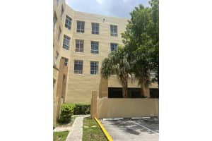 7400 W 20th Ave 425, Hialeah