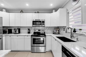 13715 Kendale Lakes Cir , Miami, FL 33183 - MLS#A11983080