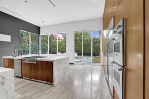 19914 Ne 19th Ct Miami, FL 33179 - MLS#A11983092