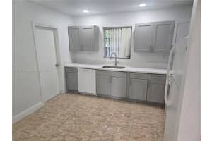 MLS# A11983109, Hollywood, Florida 33020