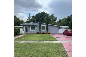 120 W 50th St, Hialeah
