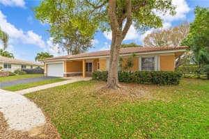 16623 Waters Edge Dr Weston, FL 33326 - MLS#A11983133