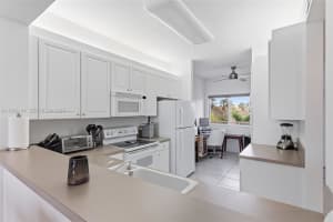 7765 Yardley Dr 313 Tamarac, FL 33321 - MLS#A11983144