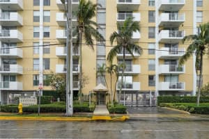 2000 Ne 135th St 1010 North Miami, FL 33181 - MLS#A11983153