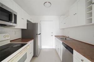 2000 Ne 135th St 1010 North Miami, FL 33181 - MLS#A11983153