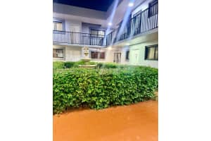 1340 W 41st St 205, Hialeah