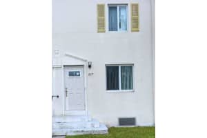 217 Nw 84th St 217, Miami