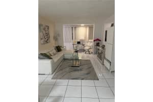 5033 7th St , Miami, FL 33126 - MLS#A11983238