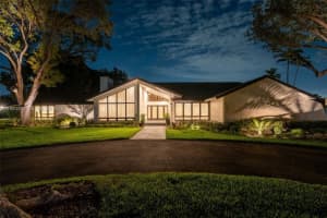 8967 Sw 117th St, Miami