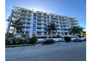 13800 Highland Dr 402 North Miami Beach, FL 33181 - MLS#A11983255