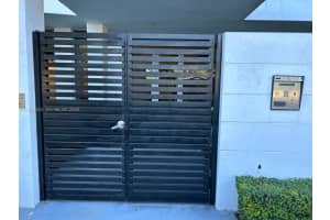 13800 Highland Dr 402 North Miami Beach, FL 33181 - MLS#A11983255