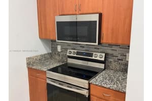 2927 Sw 18th Ter Fort Lauderdale, FL 33315 - MLS#A11983284