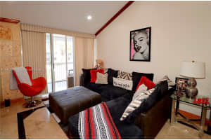 9751 Nw 48th Ter 328 Doral, FL 33178 - MLS#A11983291