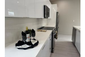 1028 Nw 8th Ave Fort Lauderdale, FL 33311 - MLS#A11983329