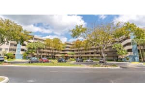 1000 Colony Point Cir 203 Pembroke Pines, FL 33026 - MLS#A11983338