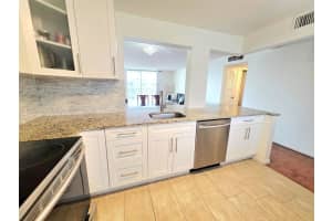 319 Ne 14th Ave 702 Hallandale Beach, FL 33009 - MLS#A11983339