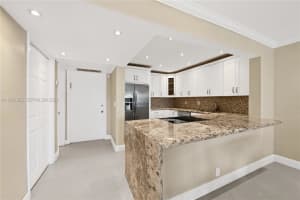 329 Se 3rd St 103s Hallandale Beach, FL 33009 - MLS#A11983362