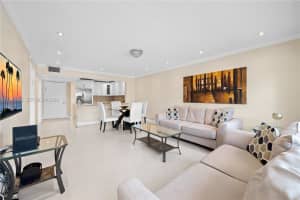 329 Se 3rd St 103s Hallandale Beach, FL 33009 - MLS#A11983362