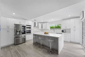 7827 Nw 166th Ter, Miami Lakes