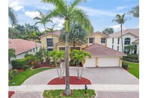 1646 Victoria Pointe Ln Weston, FL 33327 - MLS#A11983454