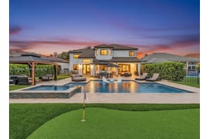 774 Heritage Dr, Weston