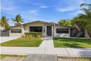 2485 NE 214th St, Miami, FL 33180, - MLS#A11983513