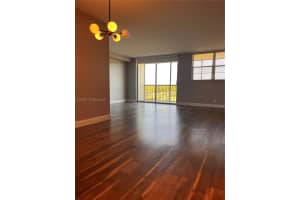 3100 W Rolling Hills Cir 403 Davie, FL 33328 - MLS#A11983531