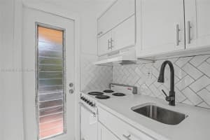 60 NW 79th St APT 10, Miami, FL 33150, - MLS#A11983533