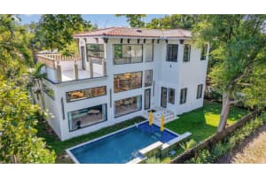 941 Ne 119th St, Biscayne Park