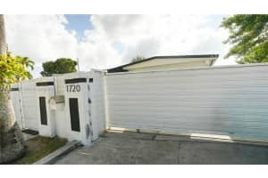 1720 Nw 124th Ter Miami, FL 33167 - MLS#A11983596