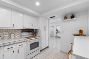6039 Collins Ave APT 934, Miami Beach, FL 33140, - MLS#A11983598