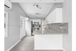 1432 Ne 5th Ave 4 Fort Lauderdale, FL 33304 - MLS#A11983693