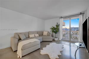 1020 Meridian Ave 816 Miami Beach, FL 33139 - MLS#A11983746