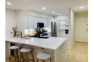 6815 Edgewater Dr 105 Coral Gables, FL 33133 - MLS#A11983757