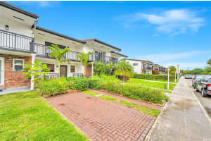 2211 Ne 122nd St 2211 North Miami, FL 33181 - MLS#A11983806