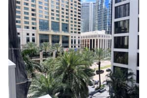 1060 Brickell Ave , Miami, FL 33131 - MLS#A11983808