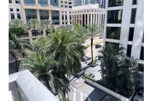 1060 Brickell Ave , Miami, FL 33131 - MLS#A11983808