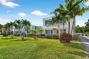 10178 Collins Ave 208, Bal Harbour